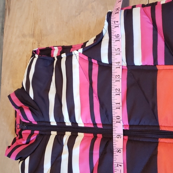 LADIES FRESH POLY FILLED PUFFER VEST SZ SMALL - Picture 6 of 11